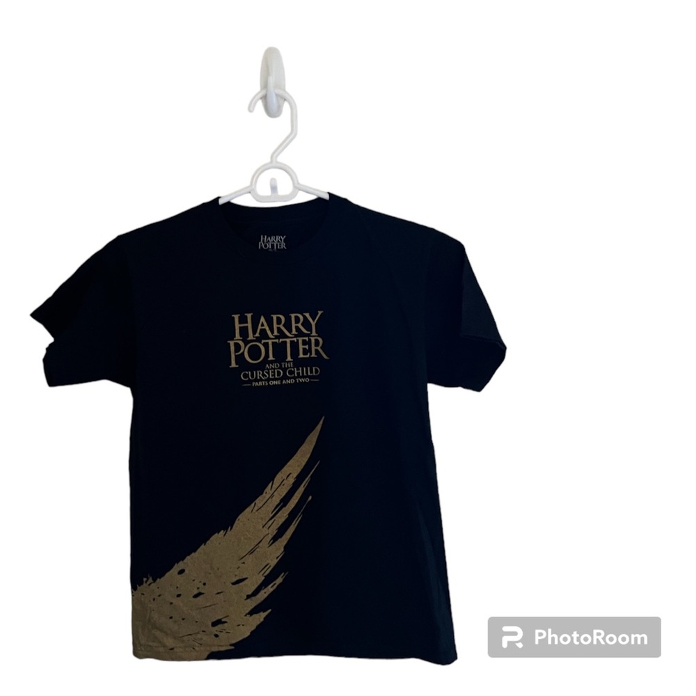 ◼️HARRY POTTER: Youth size S, “Harry Potter and the Cursed Child” t-shirt◼️